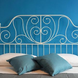 Camera grande con letto king size